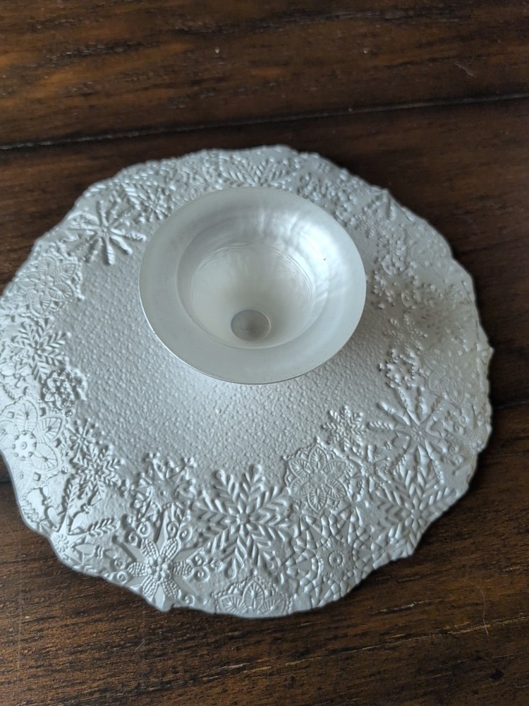 Snowflake Cake Stand In Silver/White