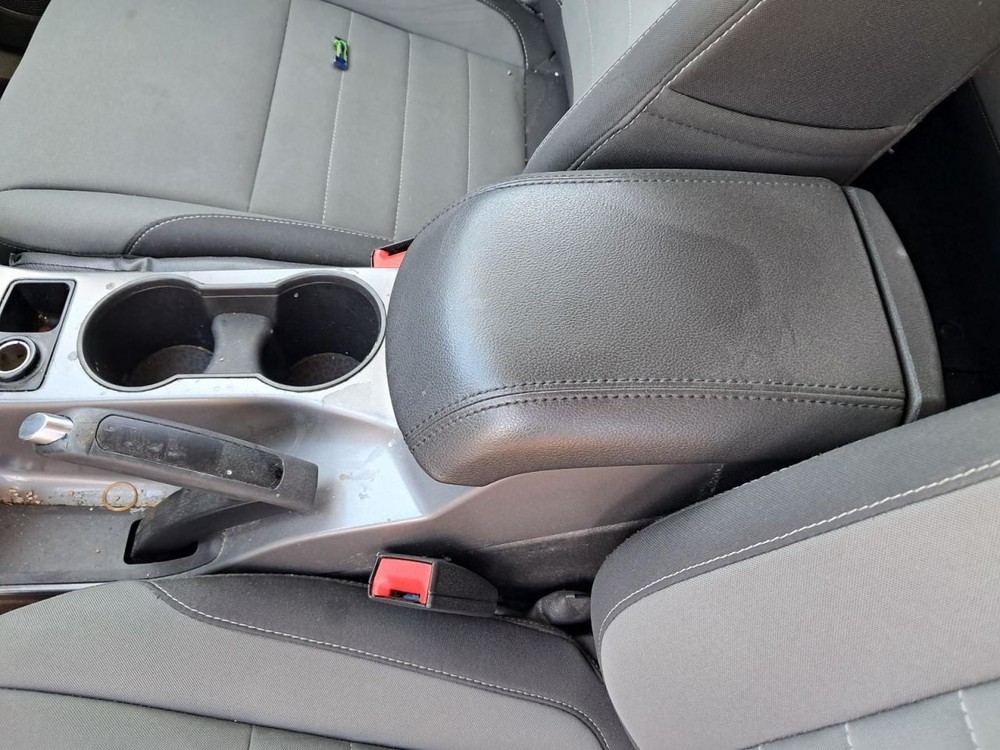 ESCAPE 2015 Glove Box 4749412