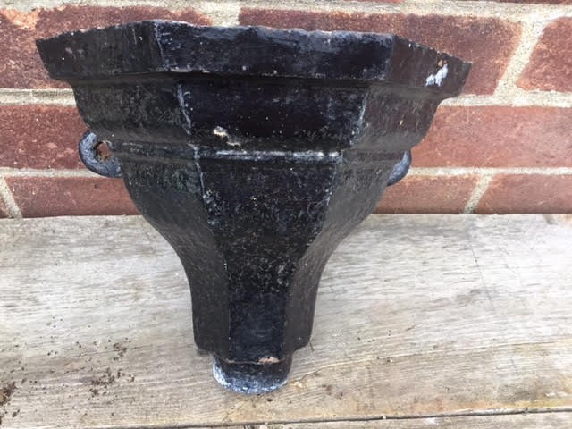 CAST IRON RAIN HOPPER,GARDEN/FEATURE/PLANTER(P)