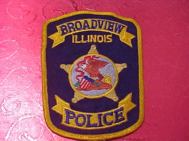 BROADVIEW ILLINOIS POLICE PATCH SHOULDER SIZE USED