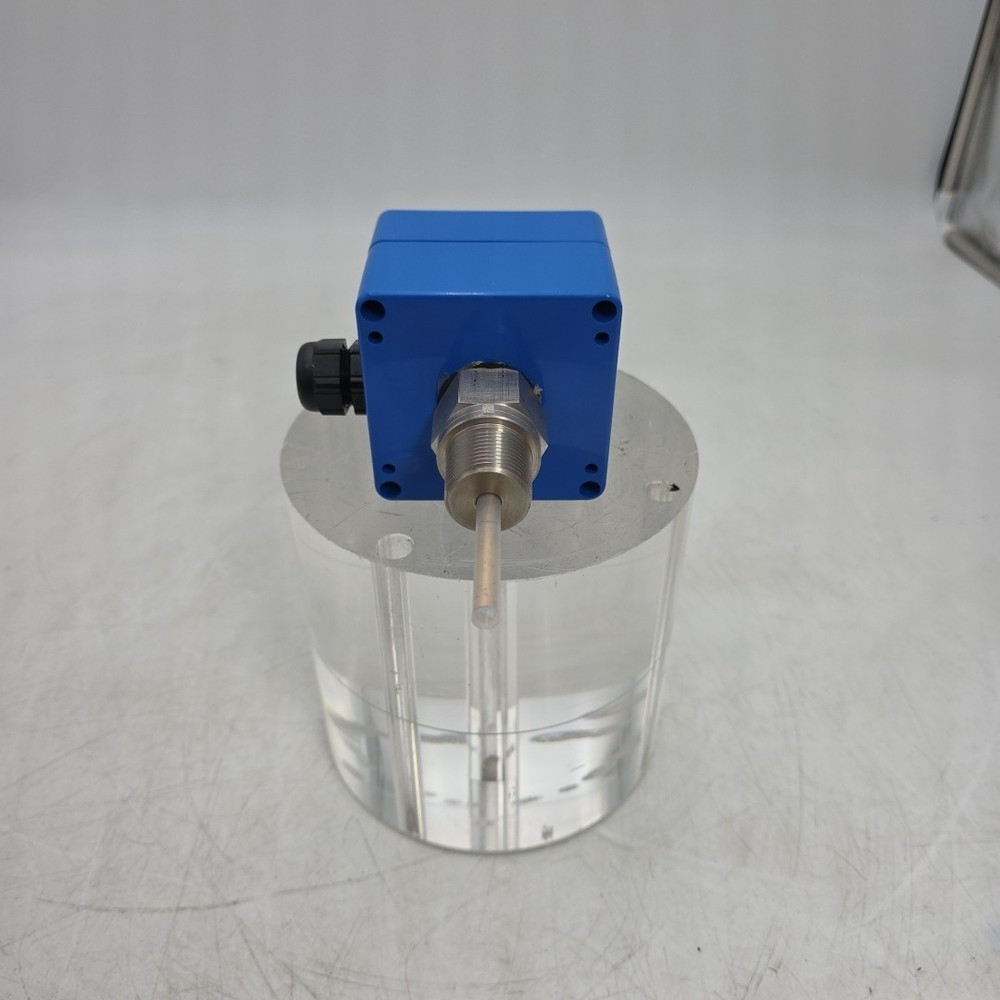 New Omega LV820 Electronic Level Switch
