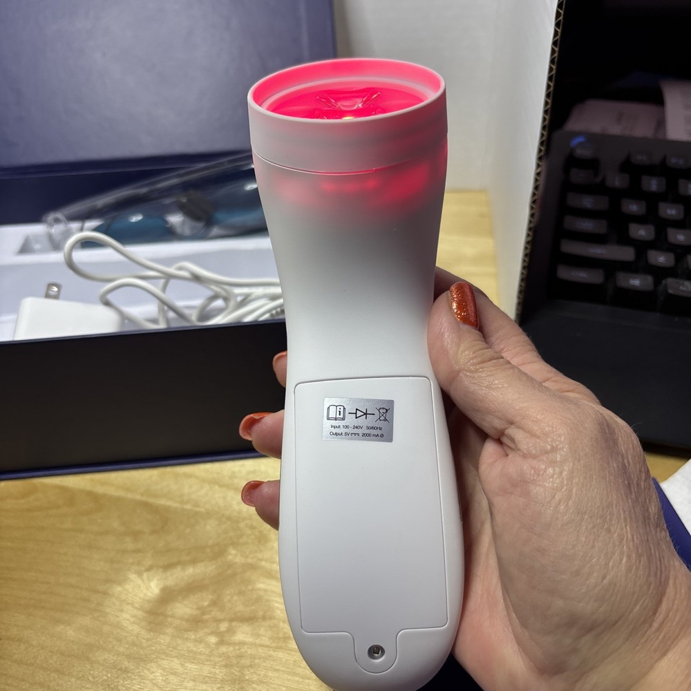 Helio Pet+ Advanced Multiuse Red Light Therapy Kit Limited Edition Dog
