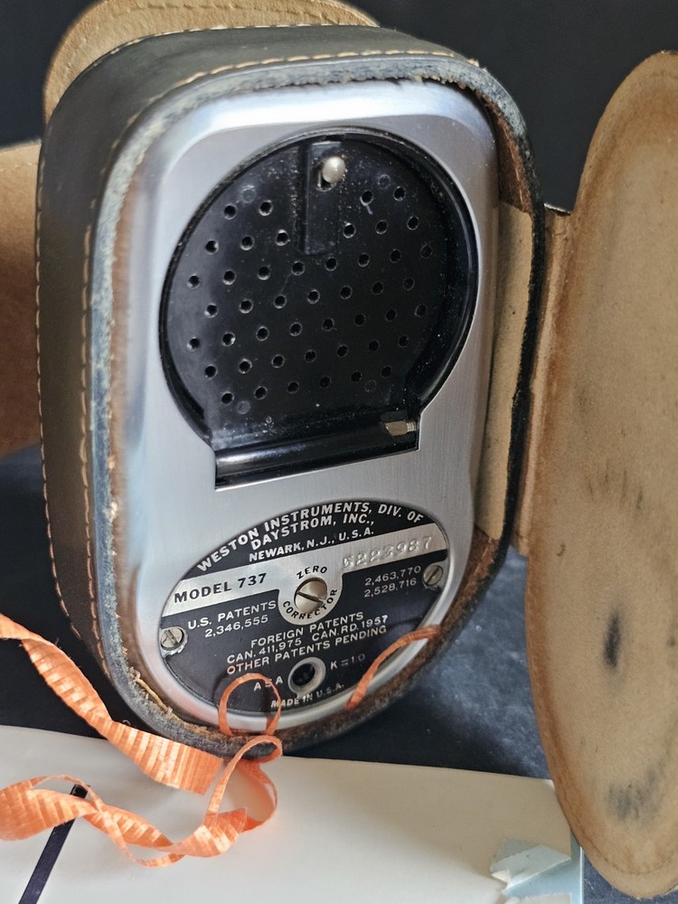 Weston Master III Exposure Meter in case + Incident light adapter - Untested