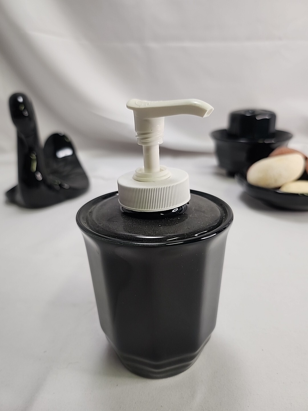 1980's Pfaltzgraff Swan Towel Holder Seashell Toothpaste Hand soap Bathroom Set