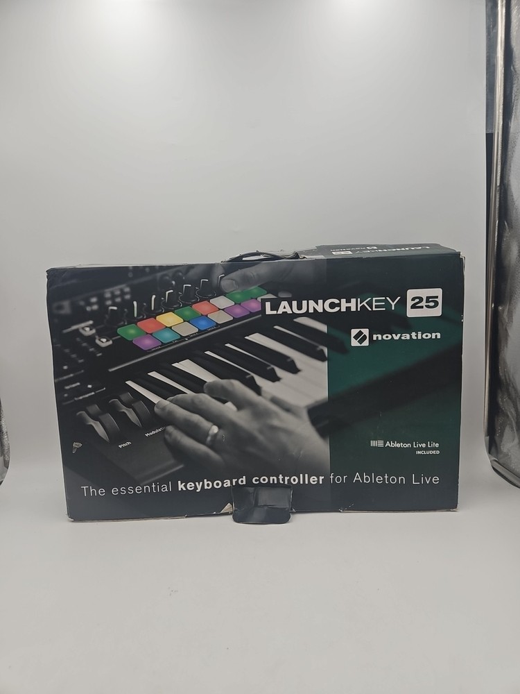 Novation AMS Launchkey 25 - MK3 Launchkey25 USB Keyboard Controller