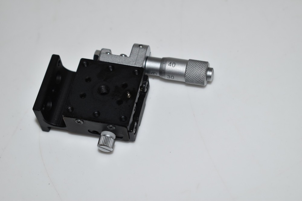 *JM* OptoSigma 122-0055 Z-Axis Vertical Stage (VAY74)