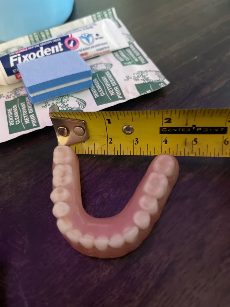 Easy Denture bottom and unbranded bottom denture lot
