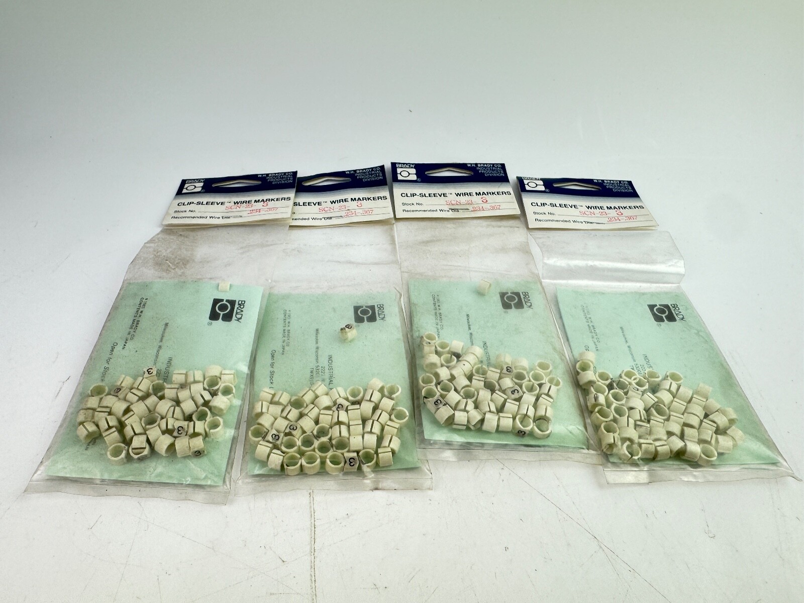 BRADY SCN-23-3 CLIP-SLEEVE WIRE MARKERS *LOT OF 4 BAGS*