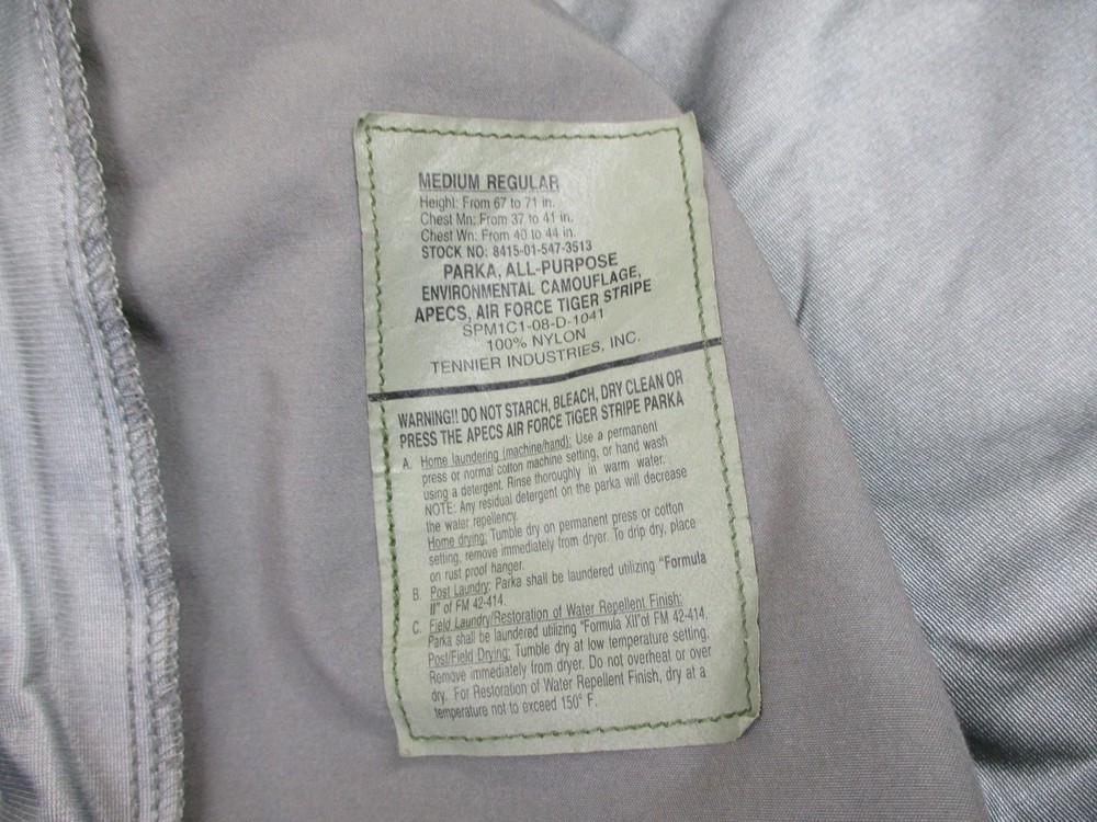 US Air Force APECS Parka Jacket Mens Medium Regular Tiger Stripe Camo