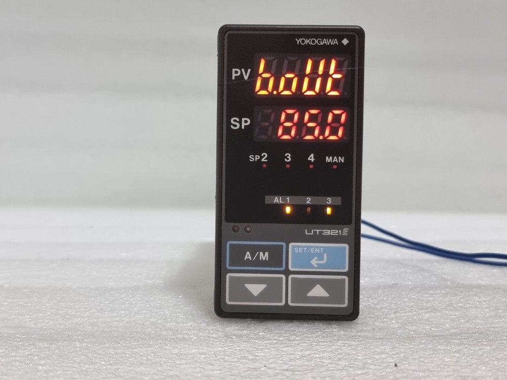 YOKOGAWA UT321 UT321-21 TEMPERATURE CONTROLLER