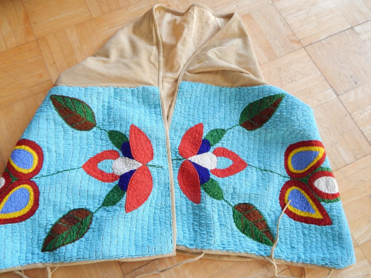 LARGE SIZE MINT VINTAGE MID CENTURY NEZ PERCE' INDIAN BEADED VEST - MINT !