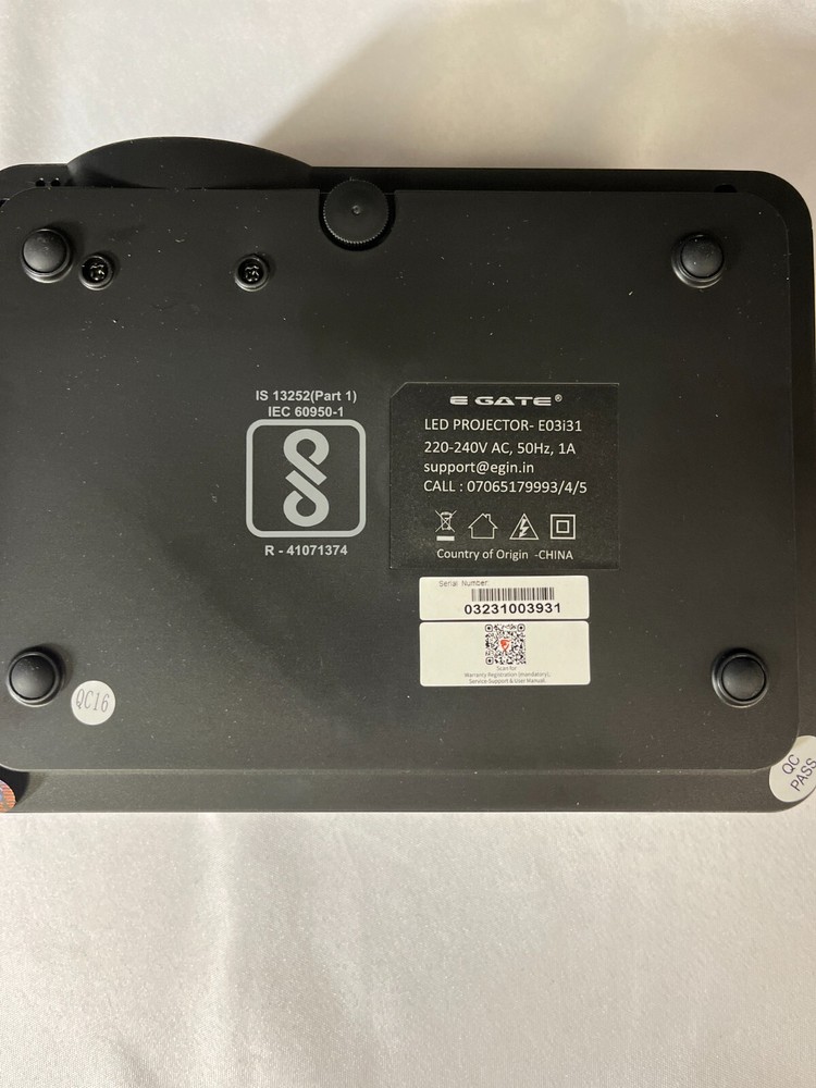 EGate E03i31 Black Silver Portable LED Projector With Remote Control