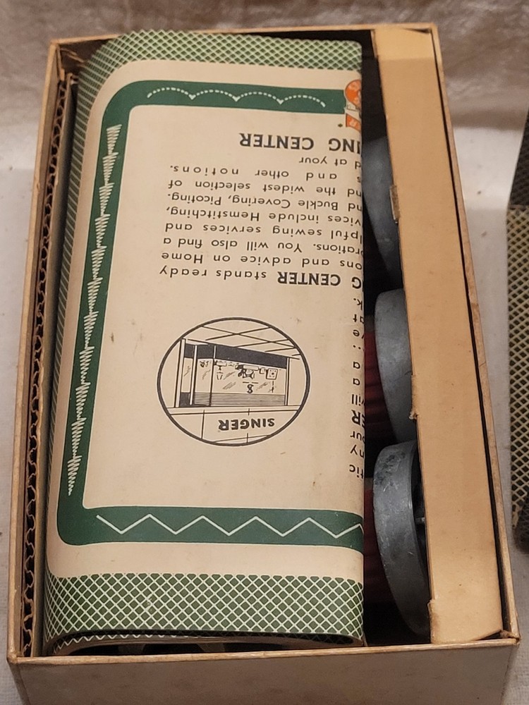 Vintage Singer Automatic Zigzagger With Original Box And Phamplet