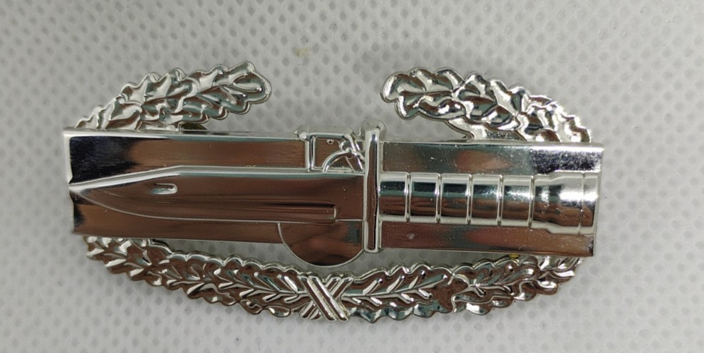Combat Action Badge Military Pin Hat Lapel Uniform