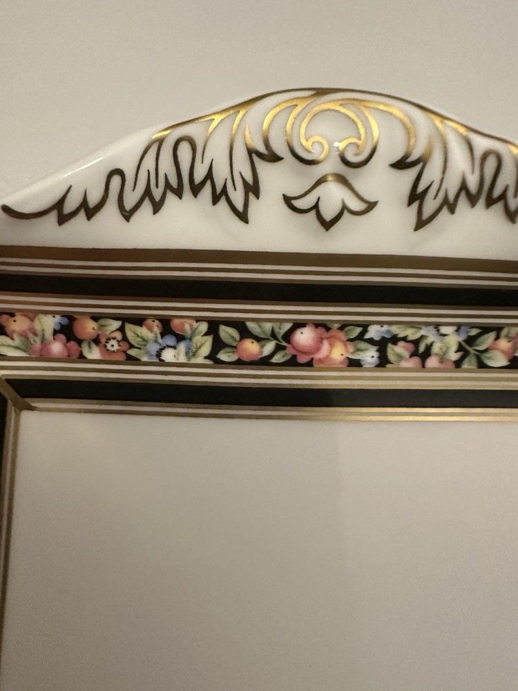 New Wedgewood Clio 9”Rectangular Tray With Side Handles England