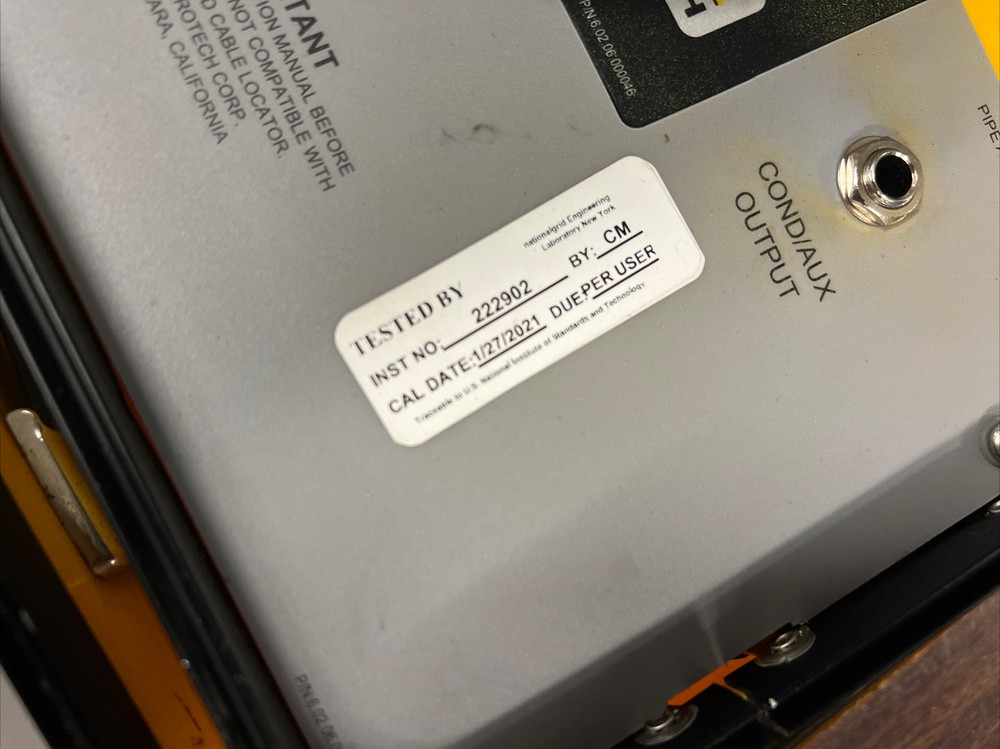 Vivax Metrotech VM-480B Split Box Pipe and cable locator. Item ID #1