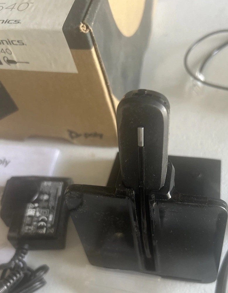 Plantronics CS540 Monaural Wireless Headset with C054 Charging Base & AC Adapter