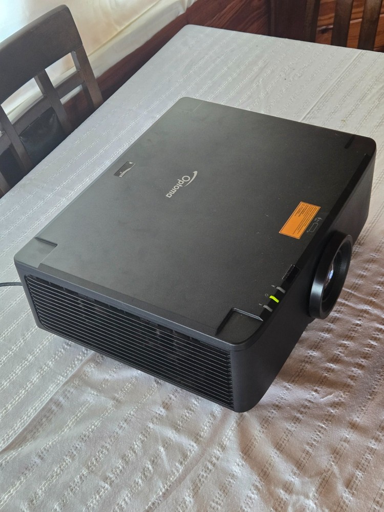 Laser Projector Optoma ZU720T Used