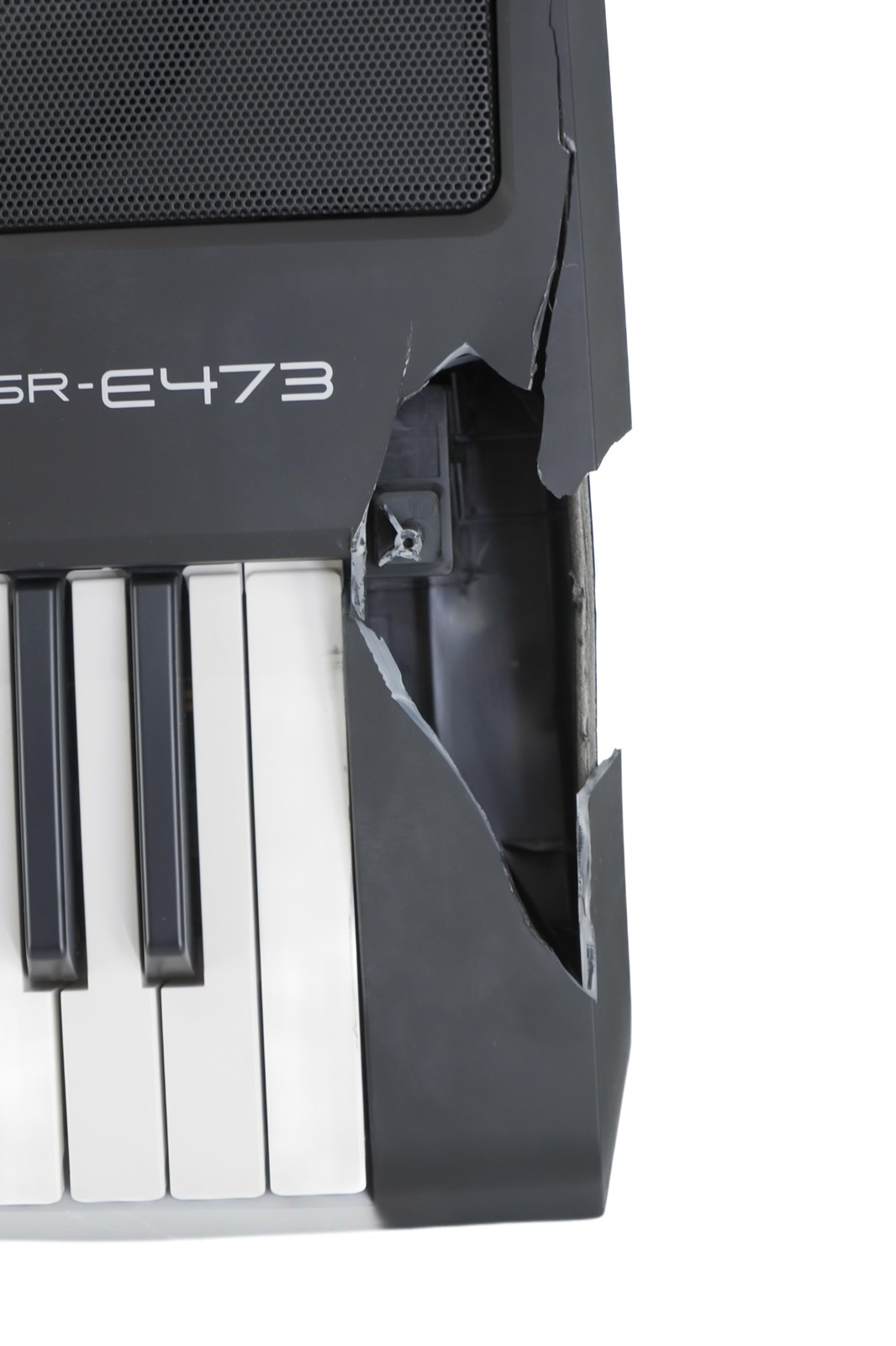Yamaha PSR-E473 61-Key High-Level Portable Keyboard Damaged