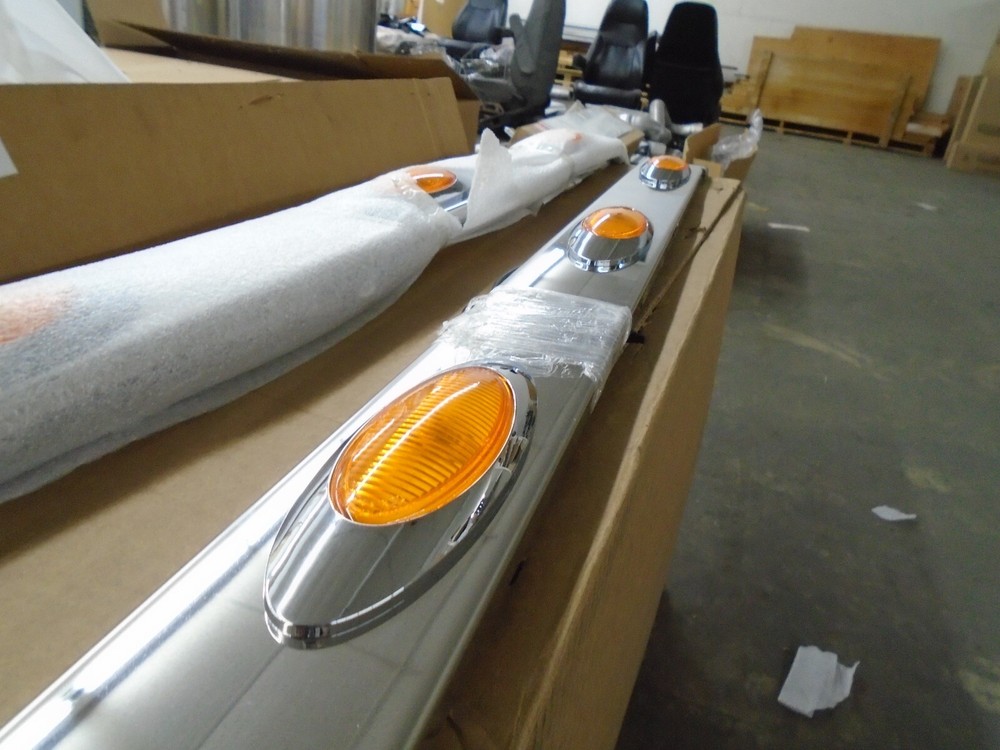 64in Chrome Lighted Sleeper Panels For Freightliner 30975101