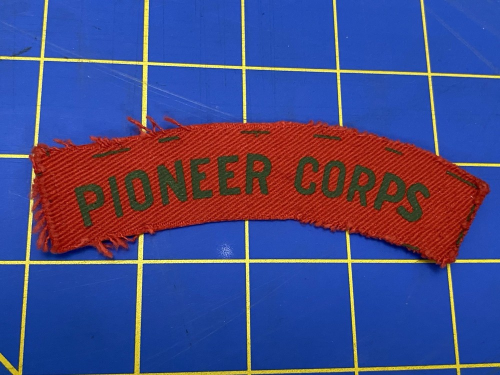 BRITISH - PIONEER CORPS - PRINTED SHOULDER TITLE