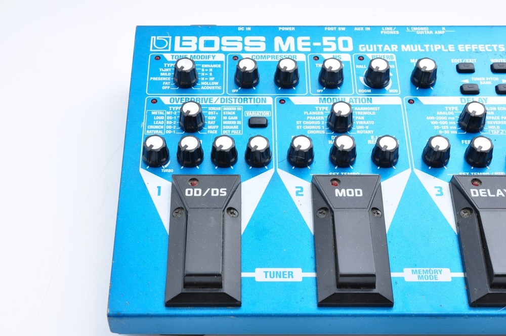 Boss ME-50 Guitar Multiple Effects 2003 w/Adapter Working AR29880