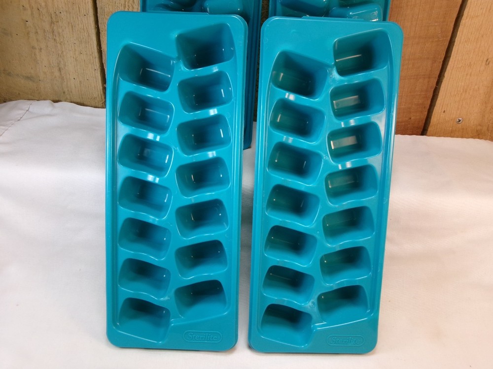 Set of 4 Sterilite Plastic Teal Blue Nesting Stackable 14 Cube Ice Cube Trays