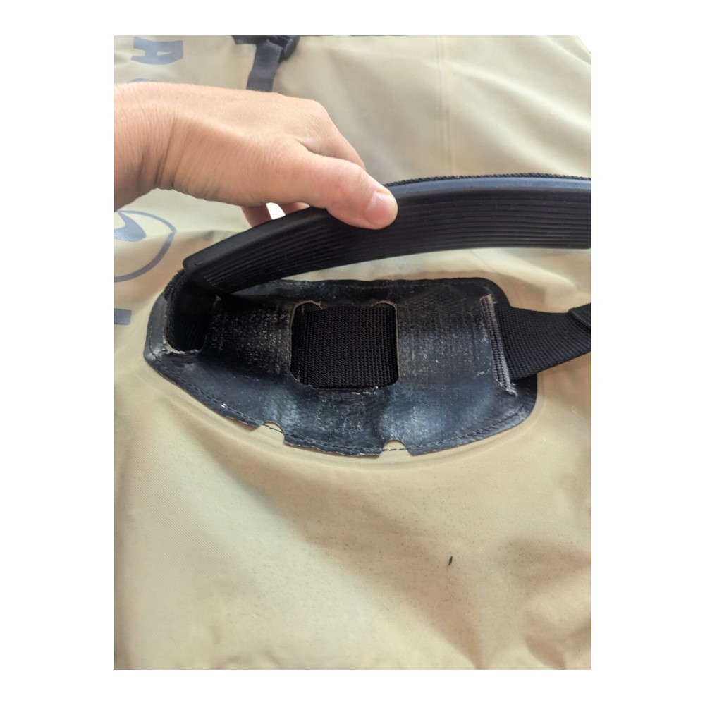 Aqualung Zuma - Size Small/Medium - 2 Patches