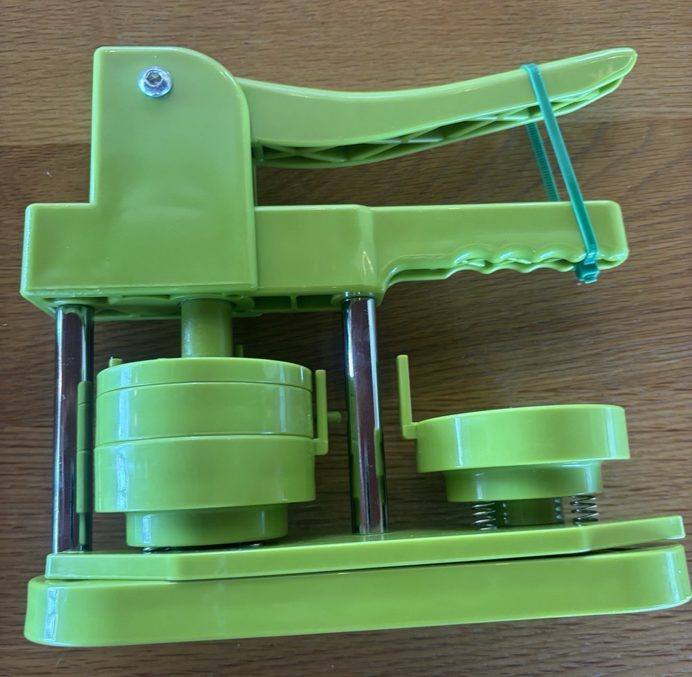 Badge Making Machine DC -109, Open Box