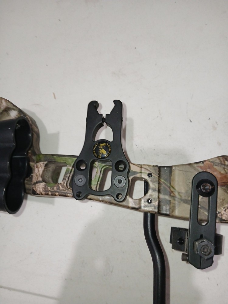 Barnett Vortex Youth Archery Compound Bow Great Condition