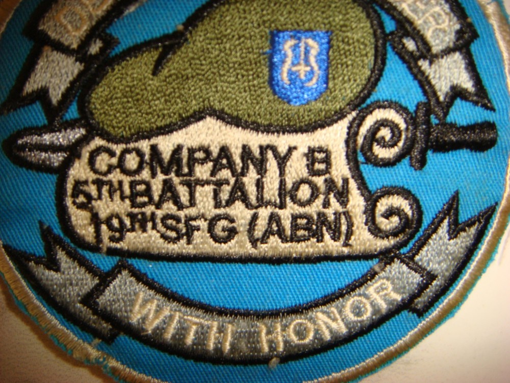 US ARMY B Co. 5th BATTALION 19th SPECIAL FORCES Grp WITH HONOR PATCH