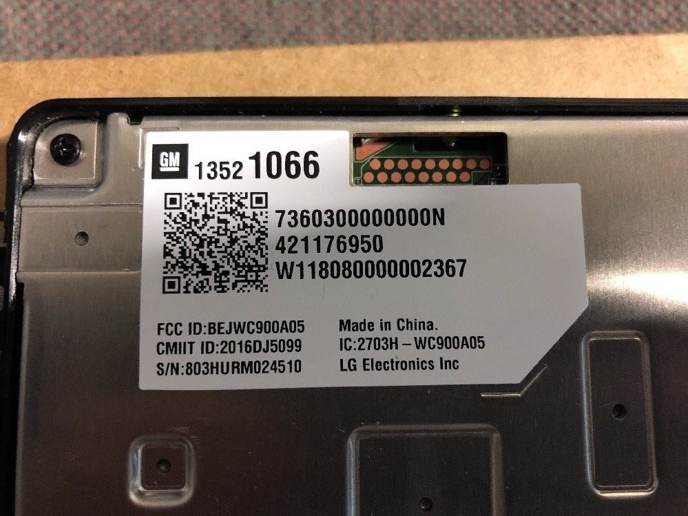 2018-20 OEM FACTORY GM WIRELESS CHARGING MODULE w/ 2015-17 adapter harness