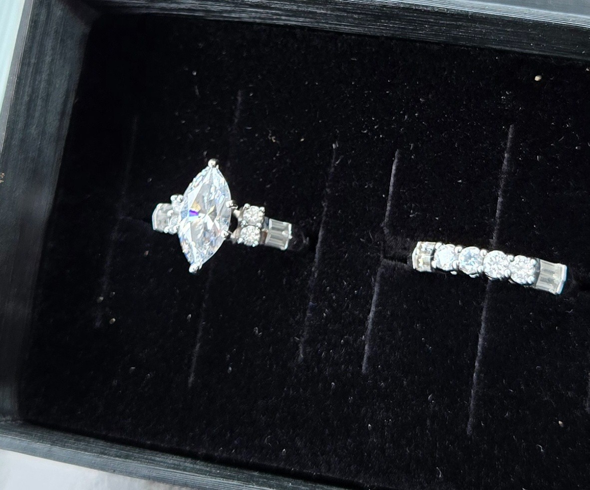 Beautiful 14K Karat Solid White Gold Ladies CZ Engagement Ring Set. Size 6.5