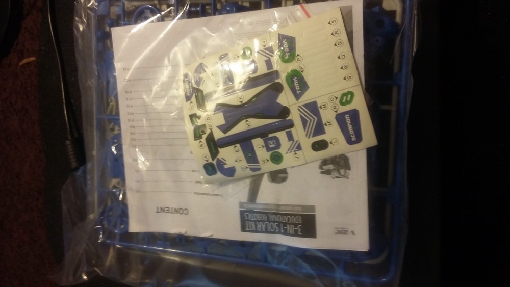 Vibe E-ssential 3in1 Solar Kit Solar-powered Model Robot-Tank-Scorpion New18-074
