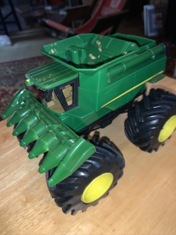 John Deere Toy Combine