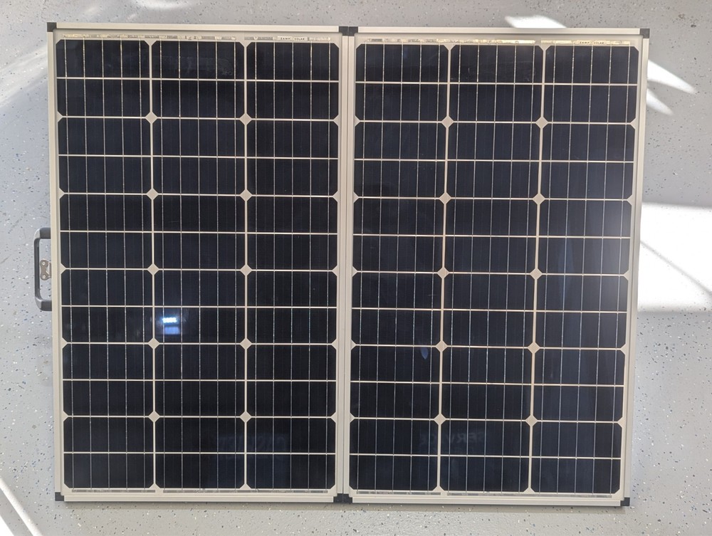 Zamp Solar 140-Watt Portable Solar Panel Kit USW1002