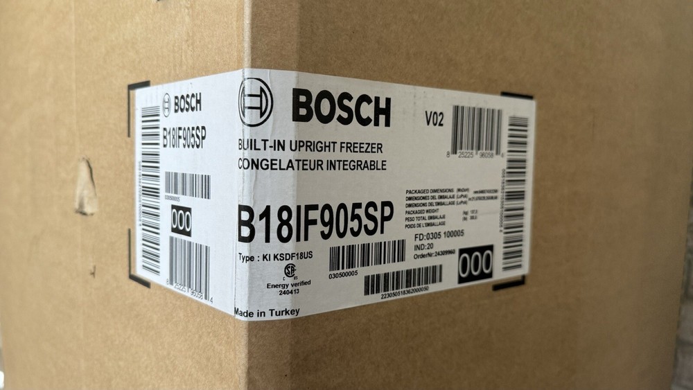 Bosch Benchmark Freezer. Model # B18IF905SP