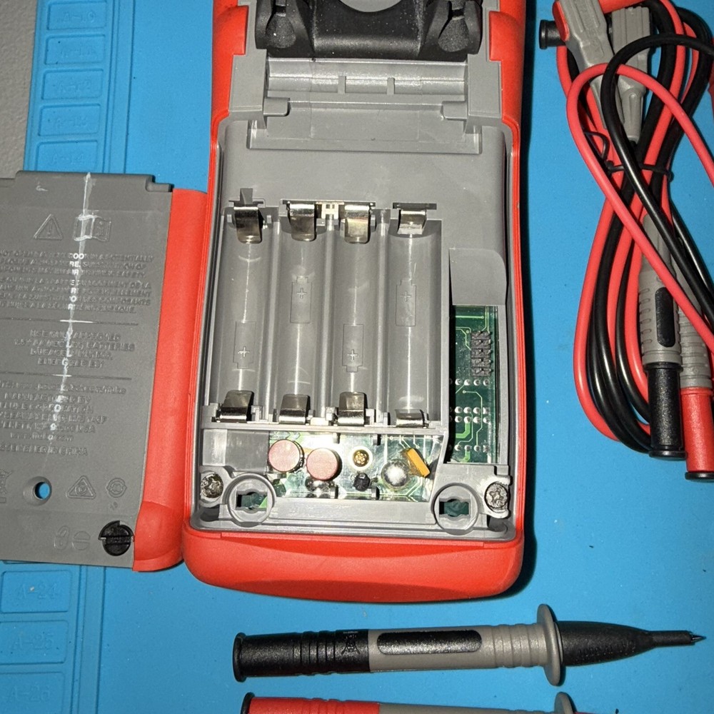 Fluke 725 Multifunction Calibrator W/ Leads - Not EX Version