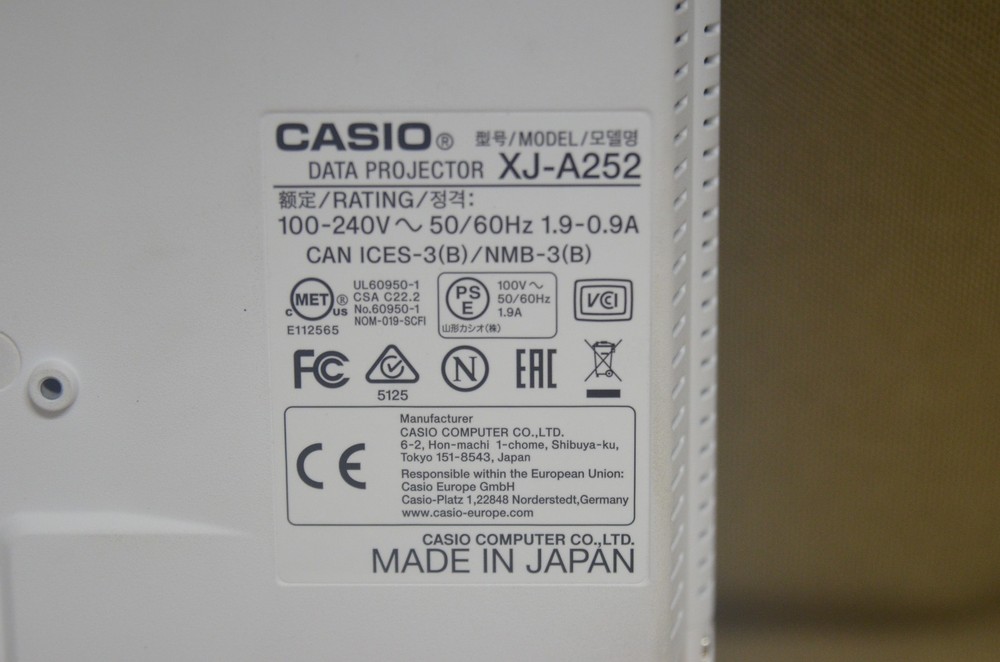Casio Data Projector XJ-A252 (4-A)