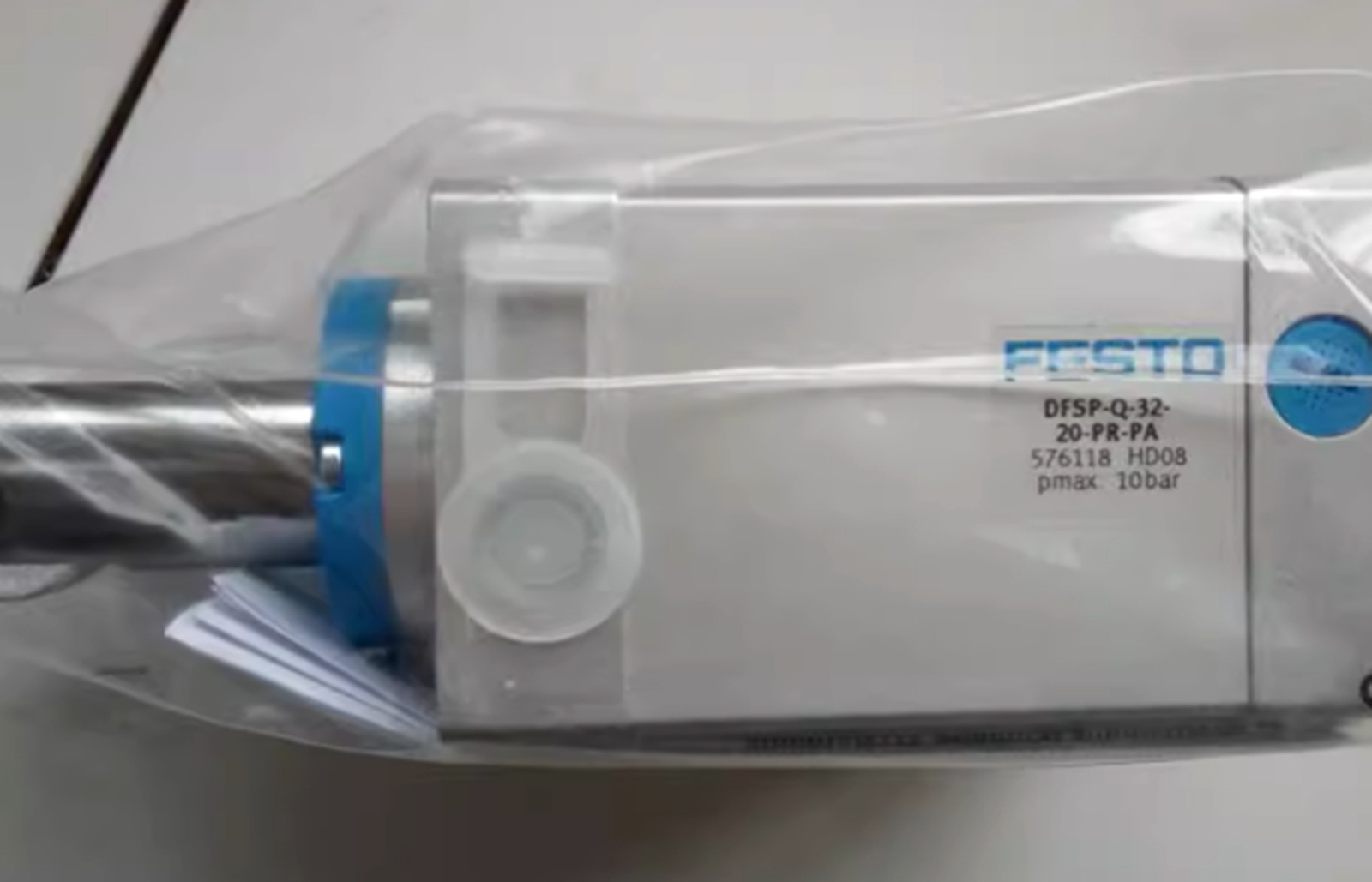 New FESTO DFSP-Q-32-20-PR-PA 576118 Cylinder