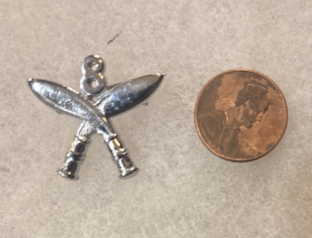 Cap Badge 8th Gurkhas Rifles (Pin Back)