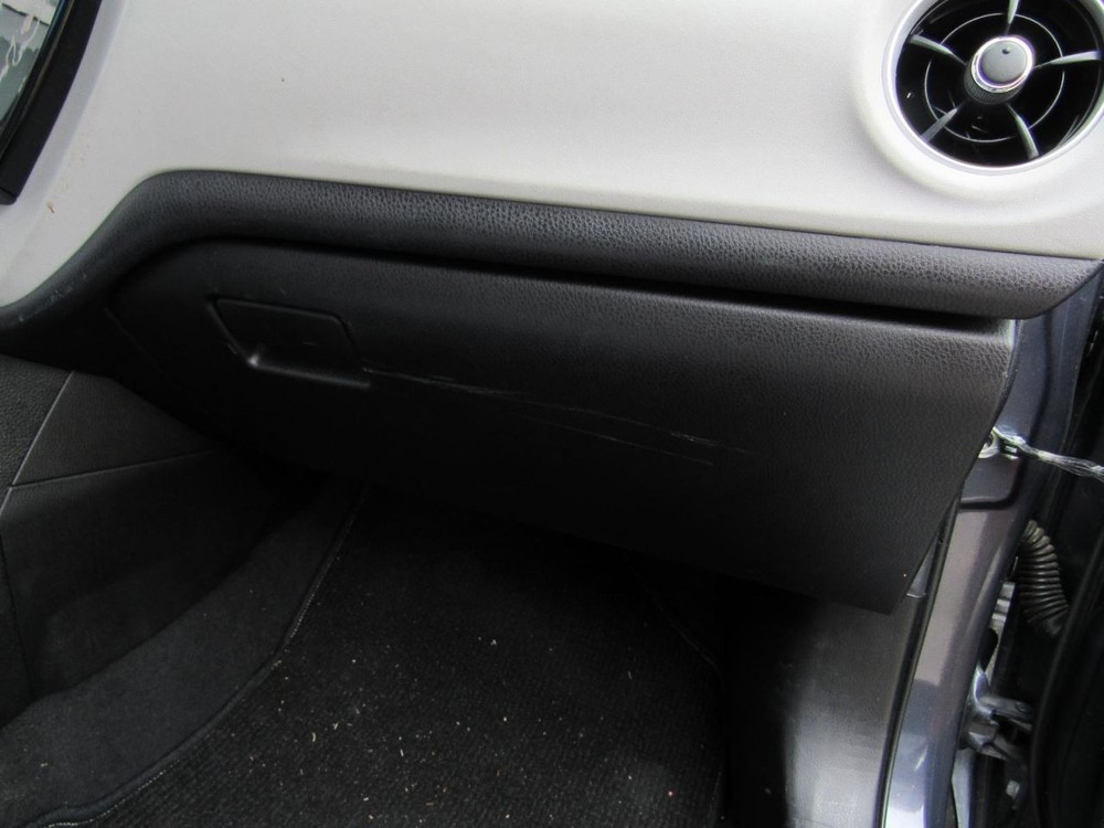 COROLLA   2017 Glove Box 1070135