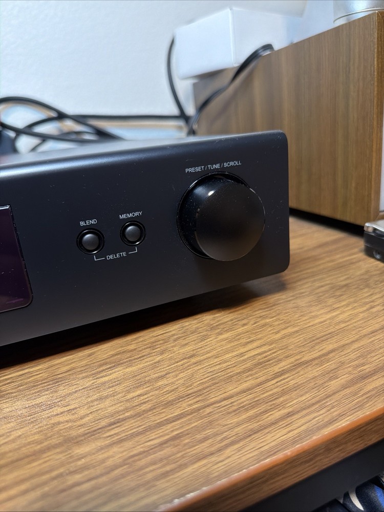 NAD C427 Stereo Tuner - Black