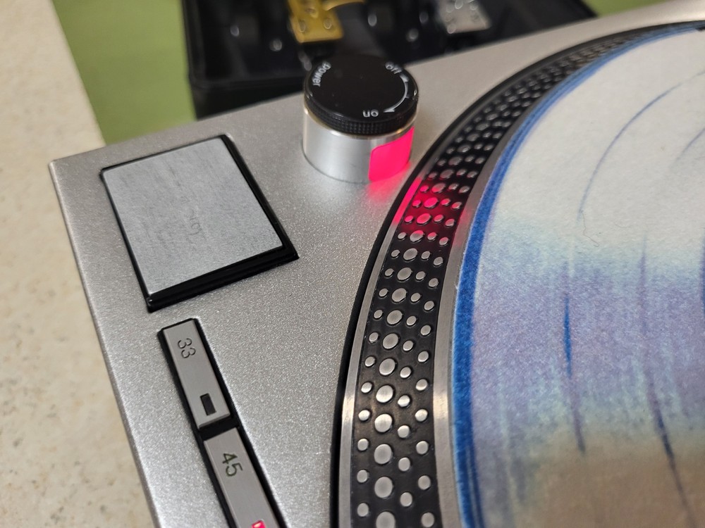 Technics SL1200Mk2 Turntable - Refurbished and Fully Functional