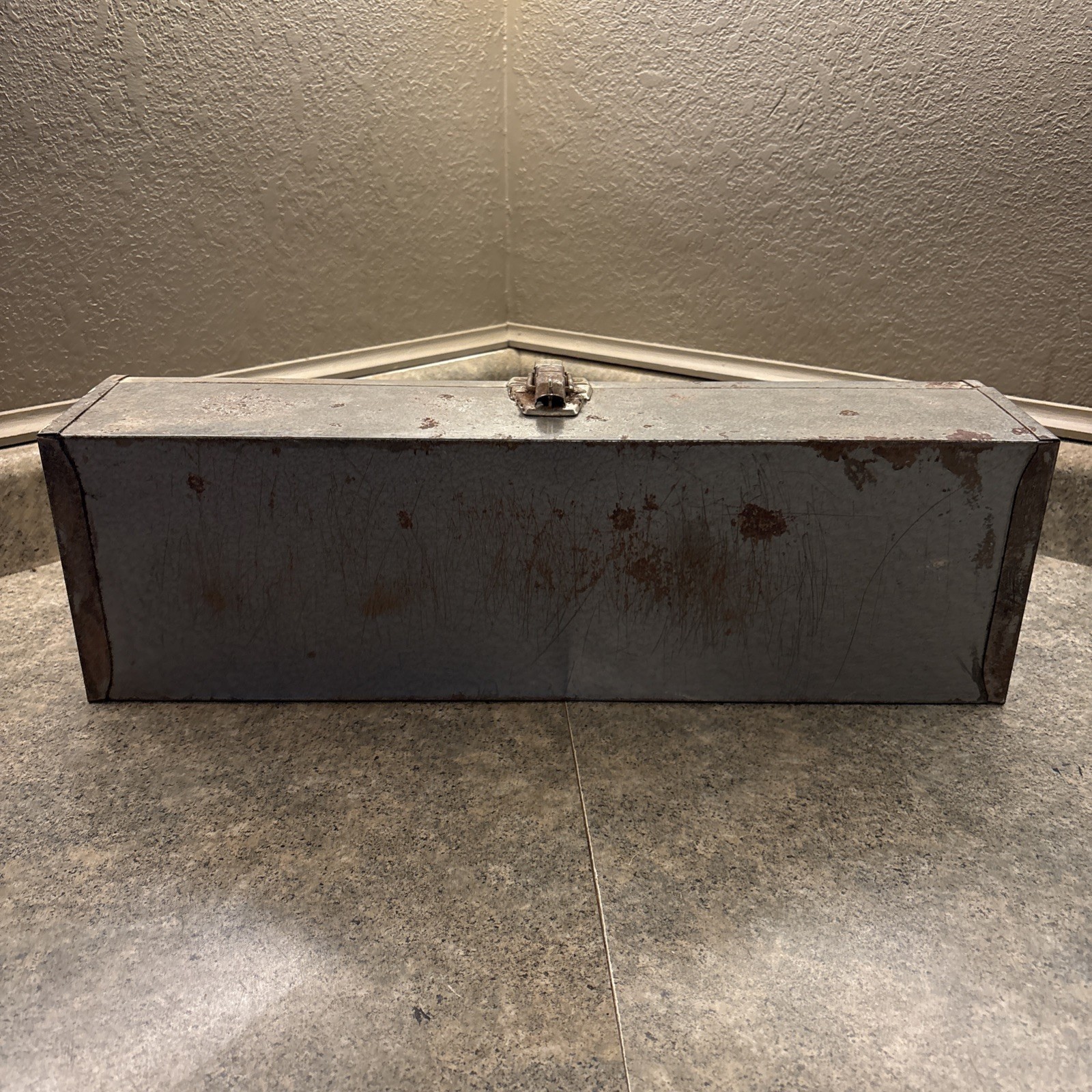 VINTAGE CRAFTSMAN 19-3/4" TOMBSTONE STEEL TOOL BOX, 65161, w/ TRAY