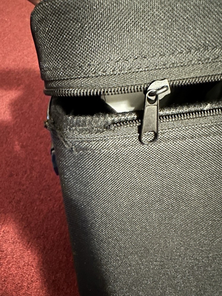 CELESTRON 44340 3.5" LDM LCD DIGITAL MICROSCOPE WITH MANUAL & CASE