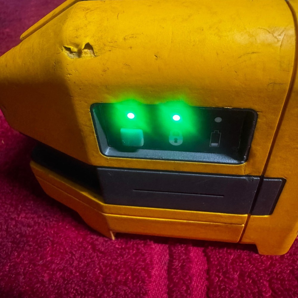 PLS Fluke 3G 3 Point LASER Dot Green Platform Dot Used