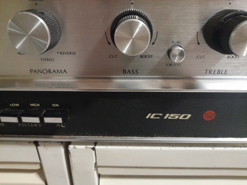 CROWN POWER PREAMPLIFIER AND FINAL MOD. IC 150 E DC 300A BLACK.