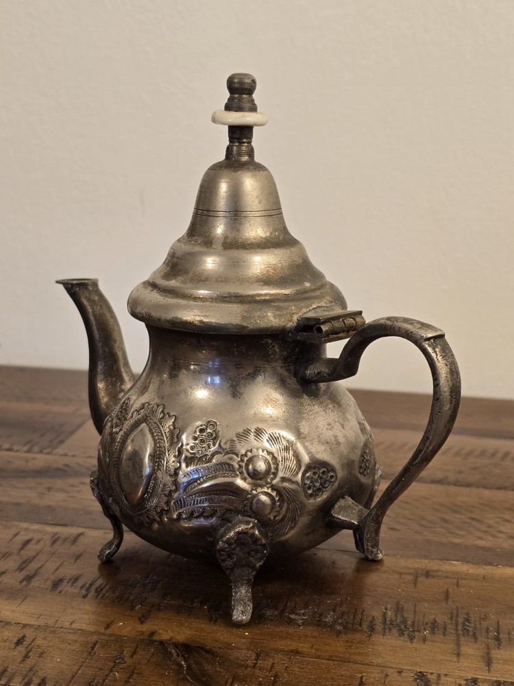 Vintage Traditional Moroccan Silver Plated Footed Teapot Kettle With Lid