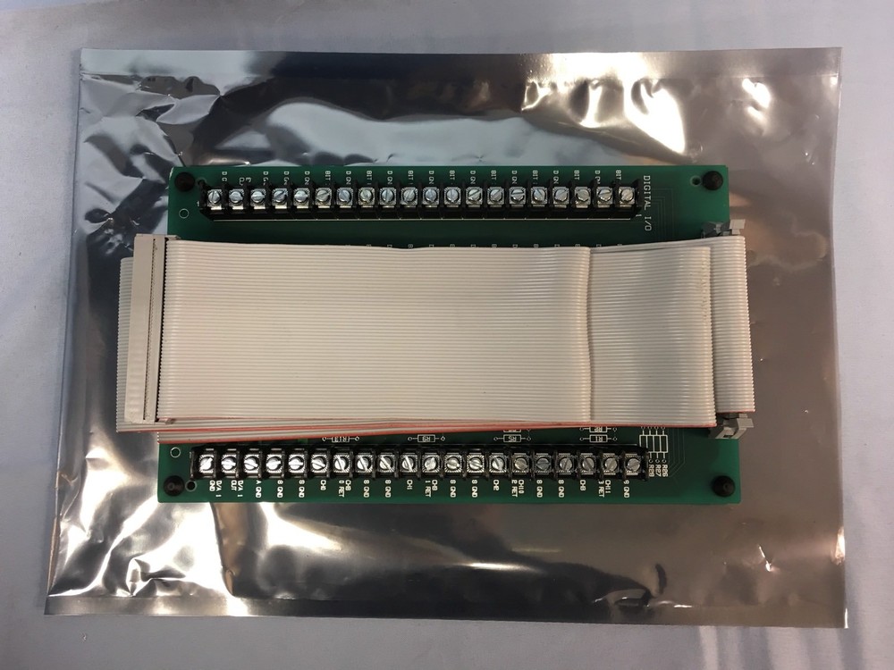 NEW Data Translation DT707, 00819 RevD Screw Term Interface Board w/Ribbon Cable